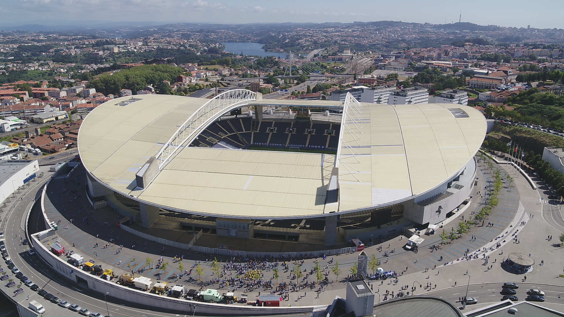 To our surprise, admittance at the Estádio do Dragão, Porto's home turf, found great value in the Portal.